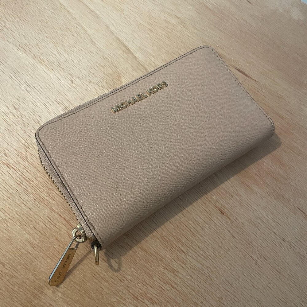 Michael Kors Jet Set Travel Large Flat Zip Phone Case Wallet Used - Pale Pink